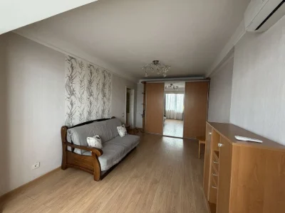 Продам 2х кімнатну квартиру метро Лівобережна, вул. Флоренці