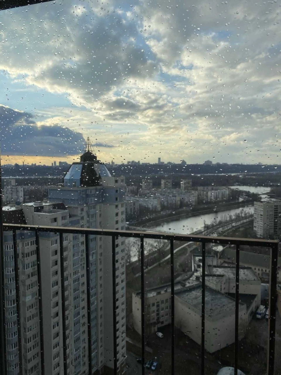 Продам1  45м Туманяна 15А1 ЖК Лазурний Блюз! З ремонтом!