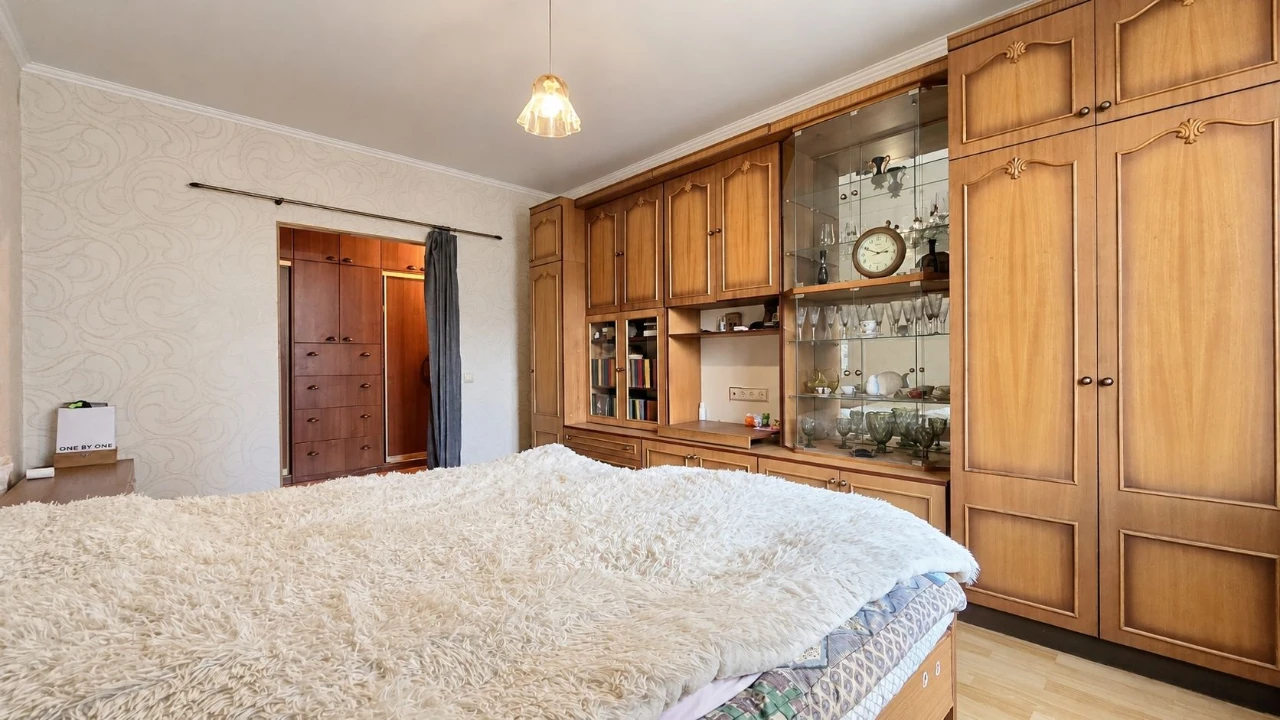 Продаж 3-кімнатна на Позняках | 6 поверх | 2 балкони | меблі