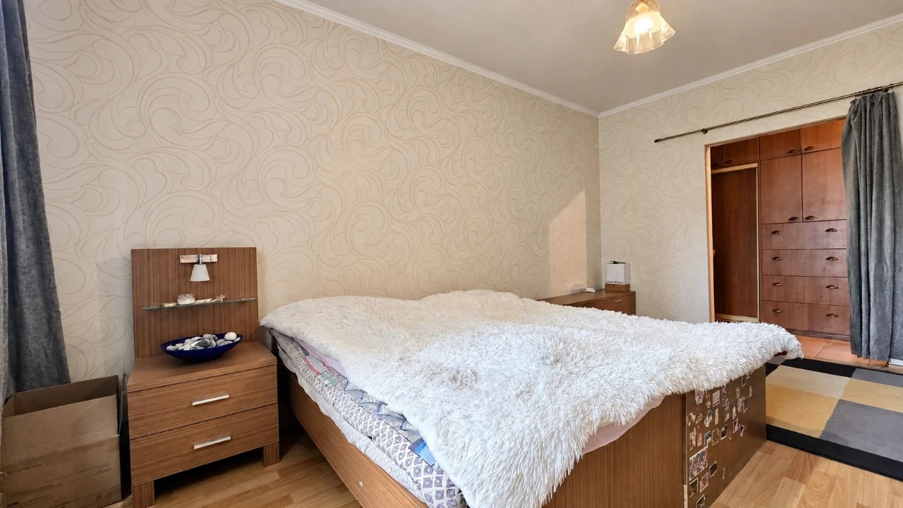 Продаж 3-кімнатна на Позняках | 6 поверх | 2 балкони | меблі