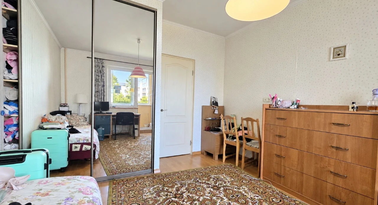 Продаж 3-кімнатна на Позняках | 6 поверх | 2 балкони | меблі
