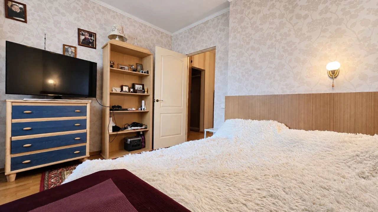 Продаж 3-кімнатна на Позняках | 6 поверх | 2 балкони | меблі