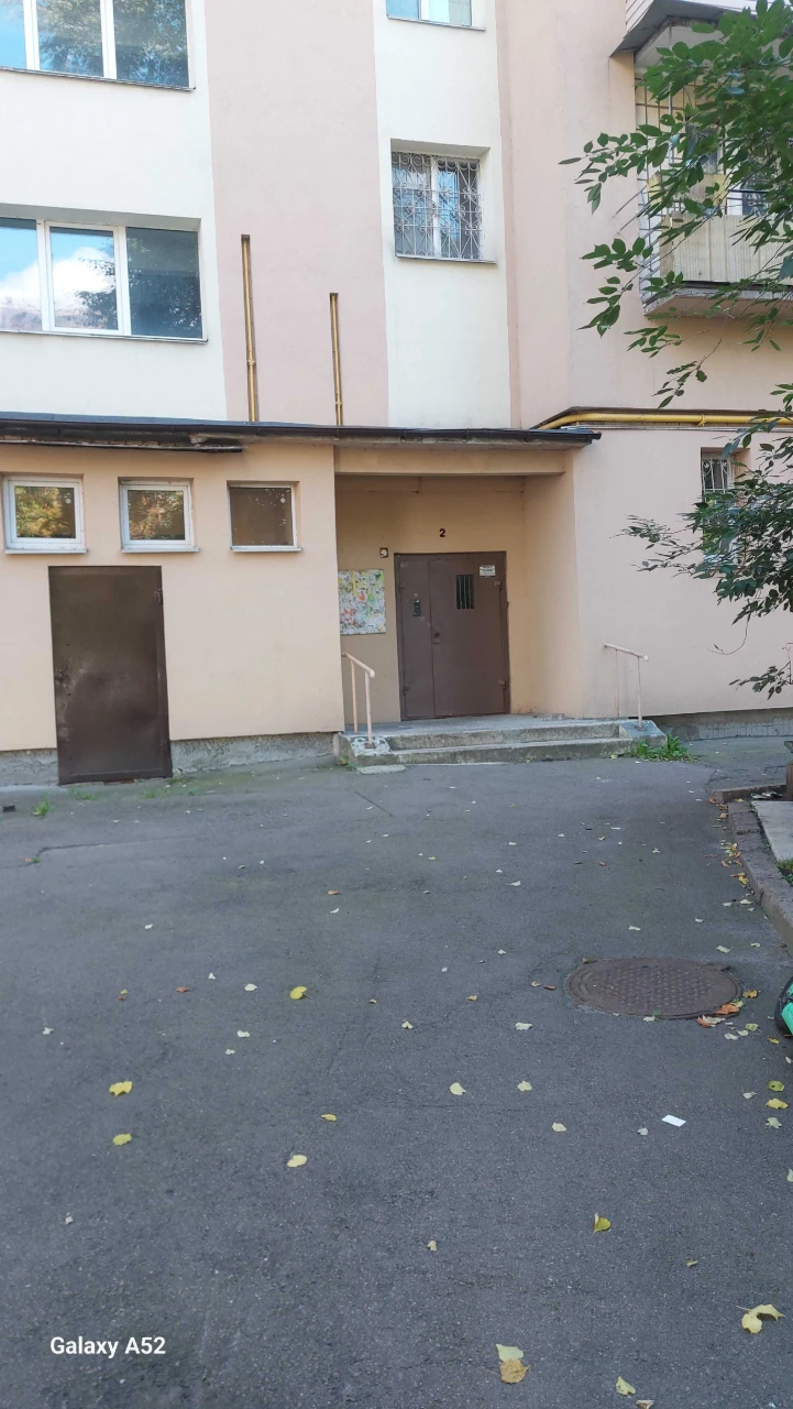 2кім. Велика Васильківська,136  біля метро, цікавий ремонт п
