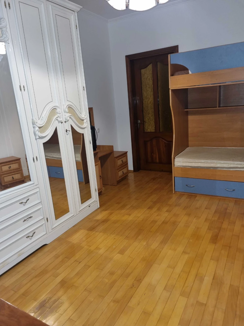 3 кім. Без %. 97 м. метро Академмістечко 7 хв пішки, Прилужн