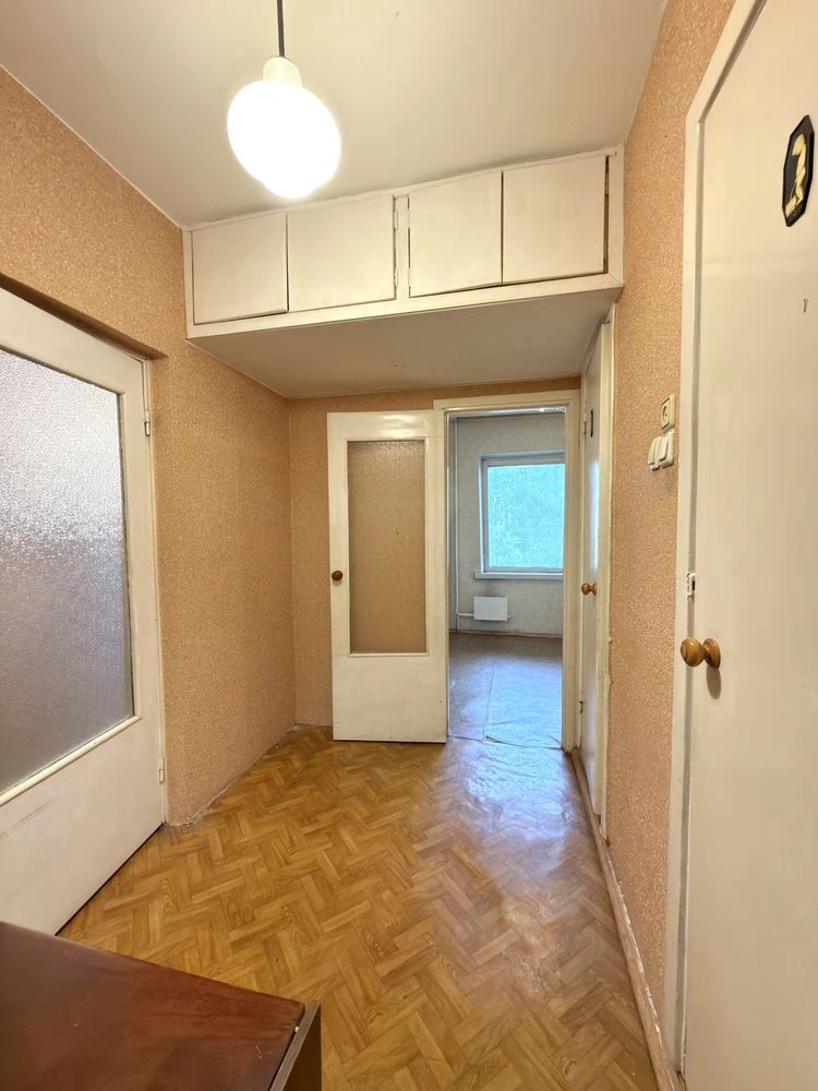 Продам 1 кімнатну кв-ру, М. Закревського 31-в, Деснянський р