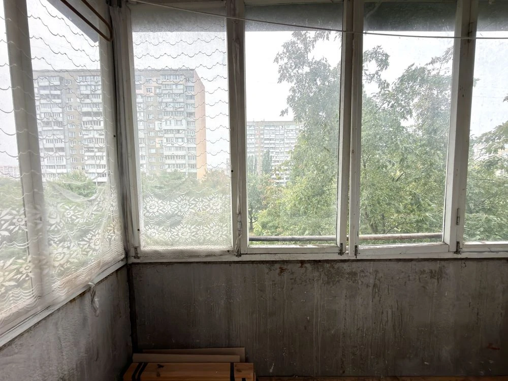Продам 1 кімнатну кв-ру, М. Закревського 31-в, Деснянський р