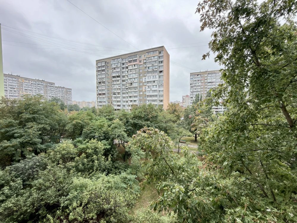Продам 1 кімнатну кв-ру, М. Закревського 31-в, Деснянський р