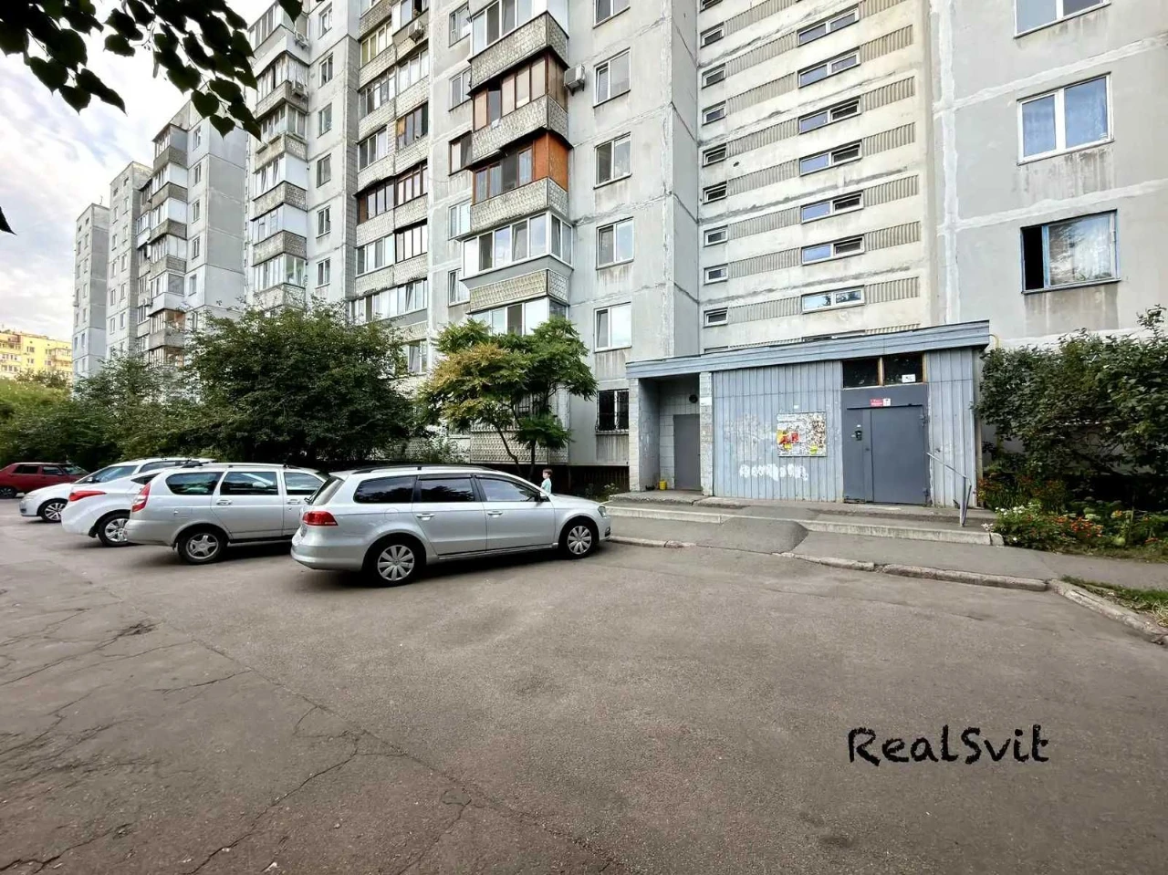 Продам 1 кімнатну кв-ру, М. Закревського 31-в, Деснянський р