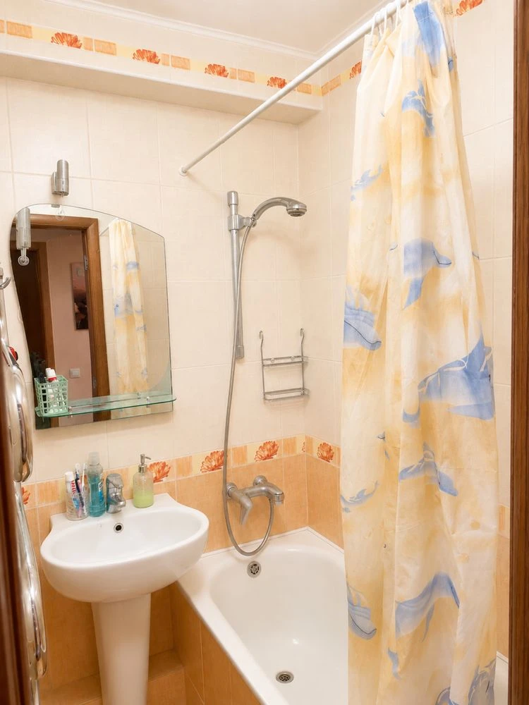 Продам кваритиру 3 кімнати. 72 кв. Лісовий масив