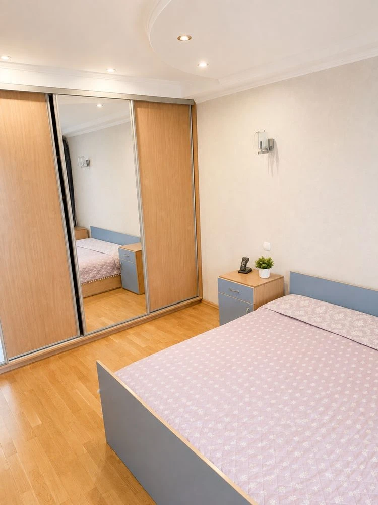 Продам кваритиру 3 кімнати. 72 кв. Лісовий масив