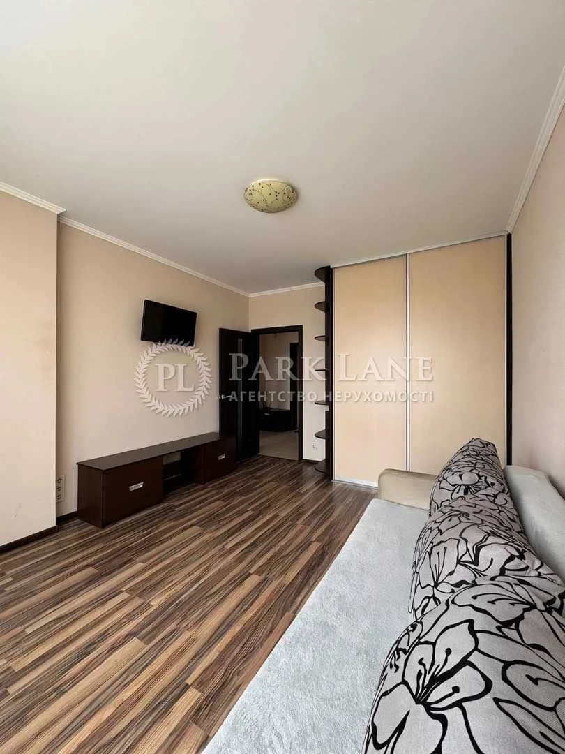 Продаж 1 кімнатної квартири, Богатирська, 6а