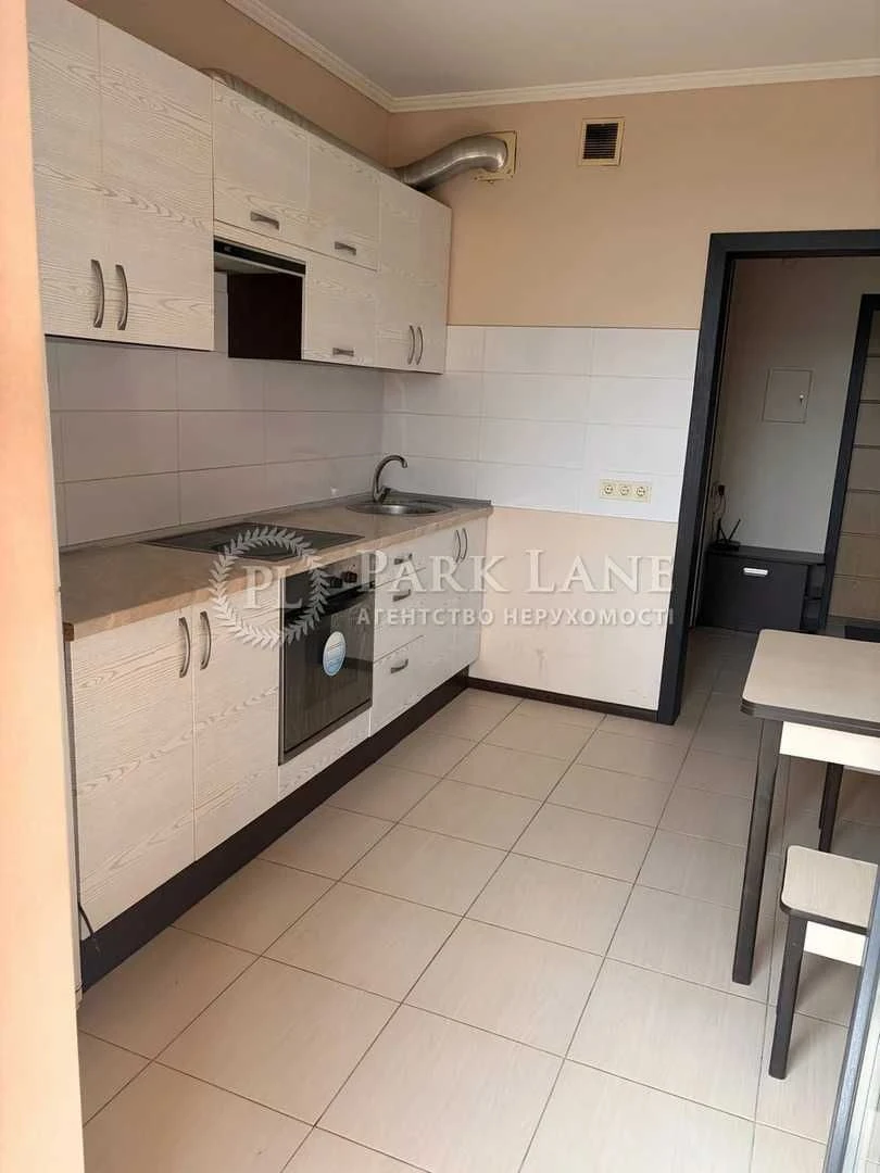 Продаж 1 кімнатної квартири, Богатирська, 6а