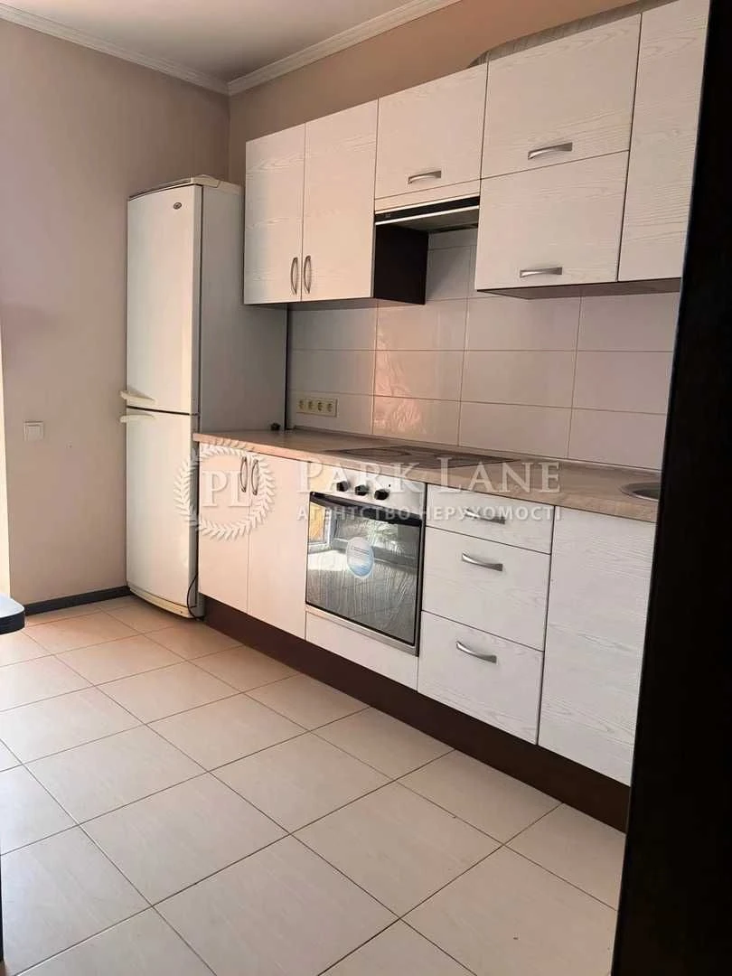 Продаж 1 кімнатної квартири, Богатирська, 6а