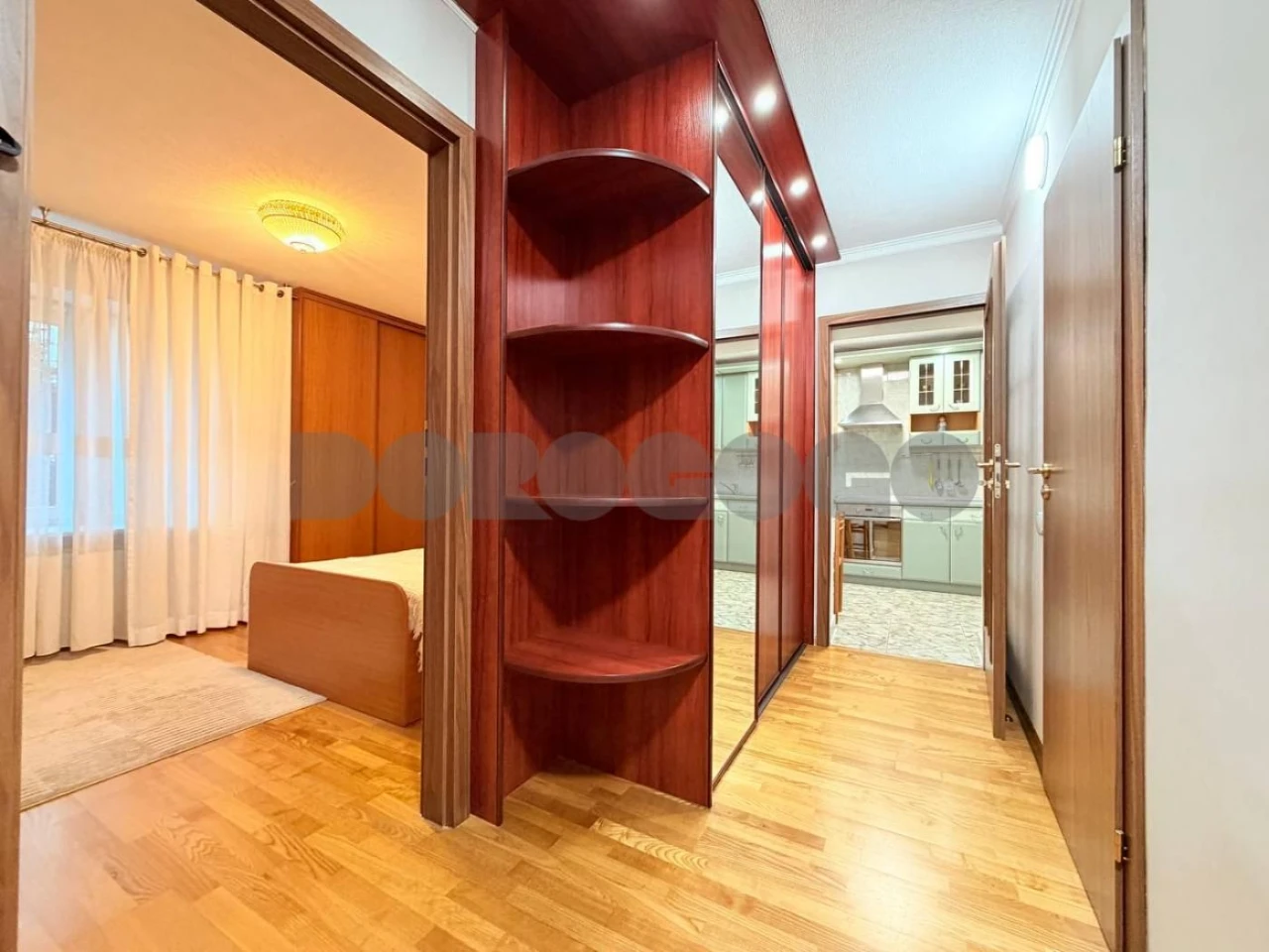Антоновича 154, 60м2, ремонт, центр, продаж 2к