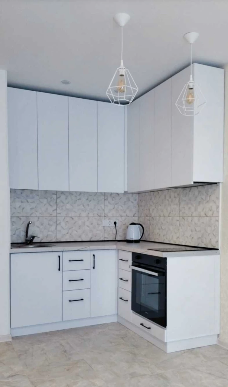 Продам квартиру студію  32 м2  з чорновим ремонтом ЖК Райдуж