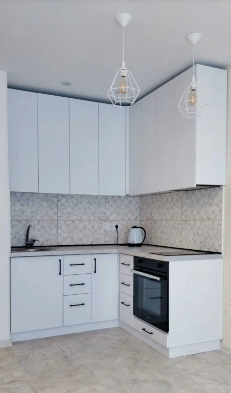 Продам квартиру студію  32 м2  з чорновим ремонтом ЖК Райдуж