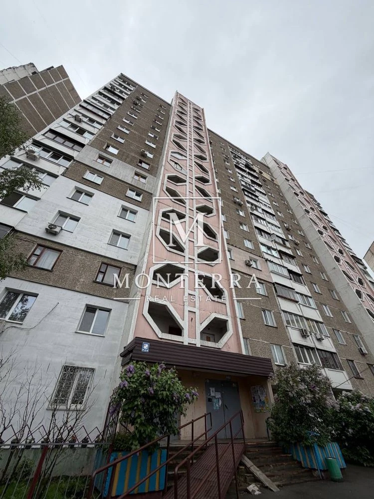 Продаж 2 кім квартири з ремонтом по вулиці Оноре де Бальзака
