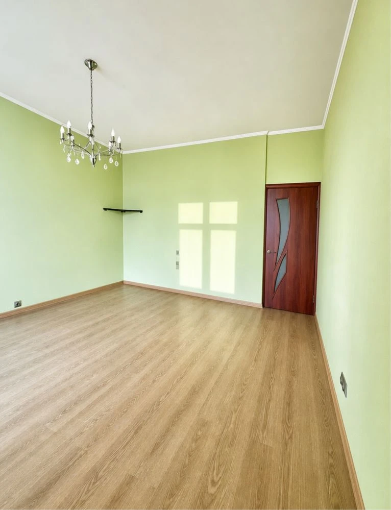 Продаж 2к квартири 60 кв. м на вул. Катерини Білокур 2/8