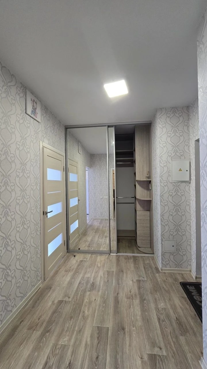 Драгоманова 2Б , Позняки 4 , При відключенні працює ліфт, є