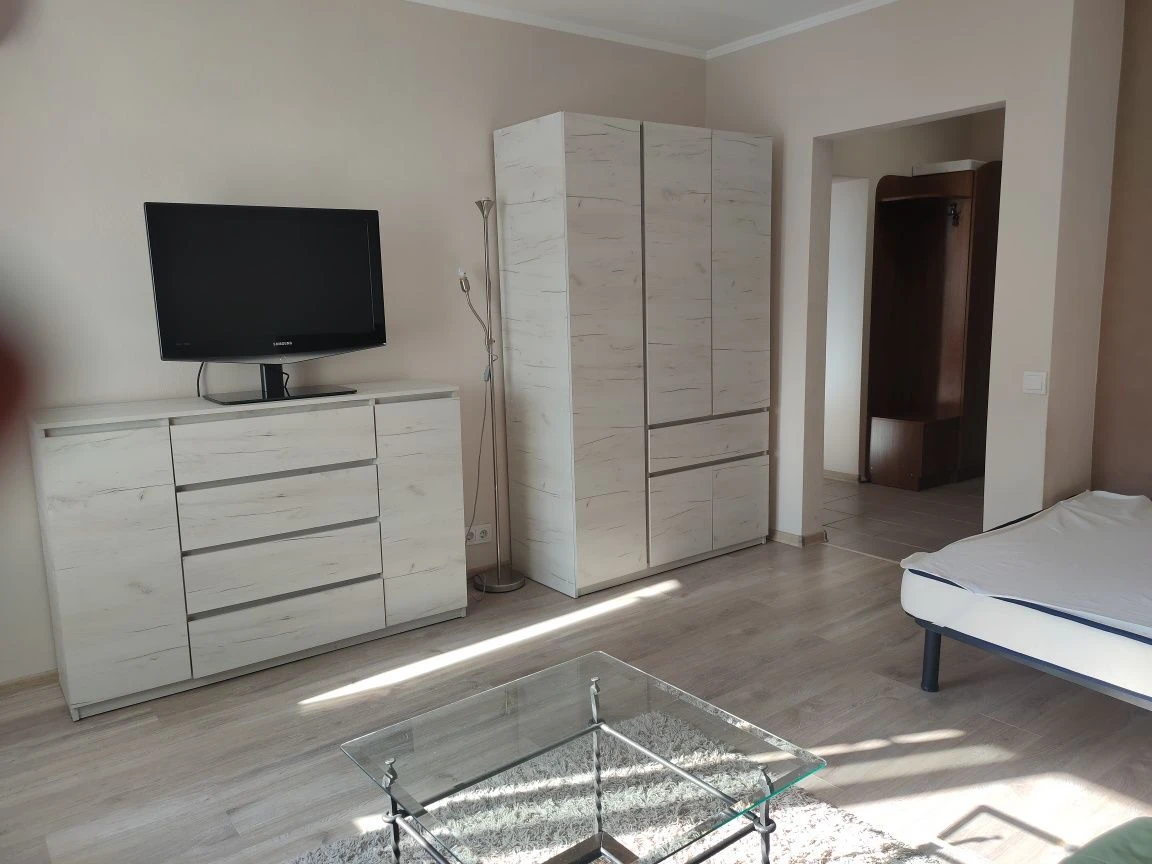 Без % ! Продаж  1 кімнатної квартири в центрі міста .