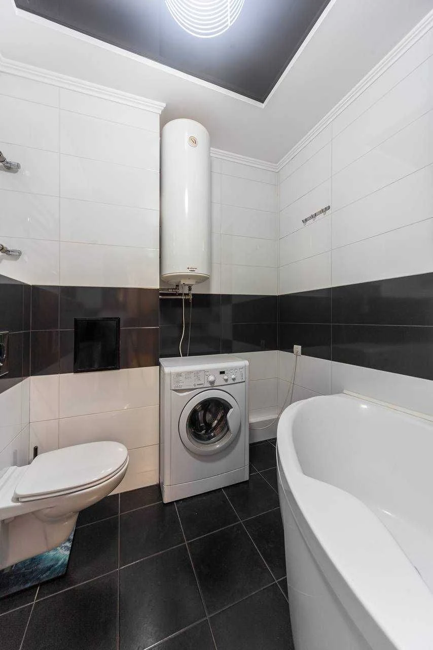 Dniprovska embankment 19-A. 1-room apartment for sale