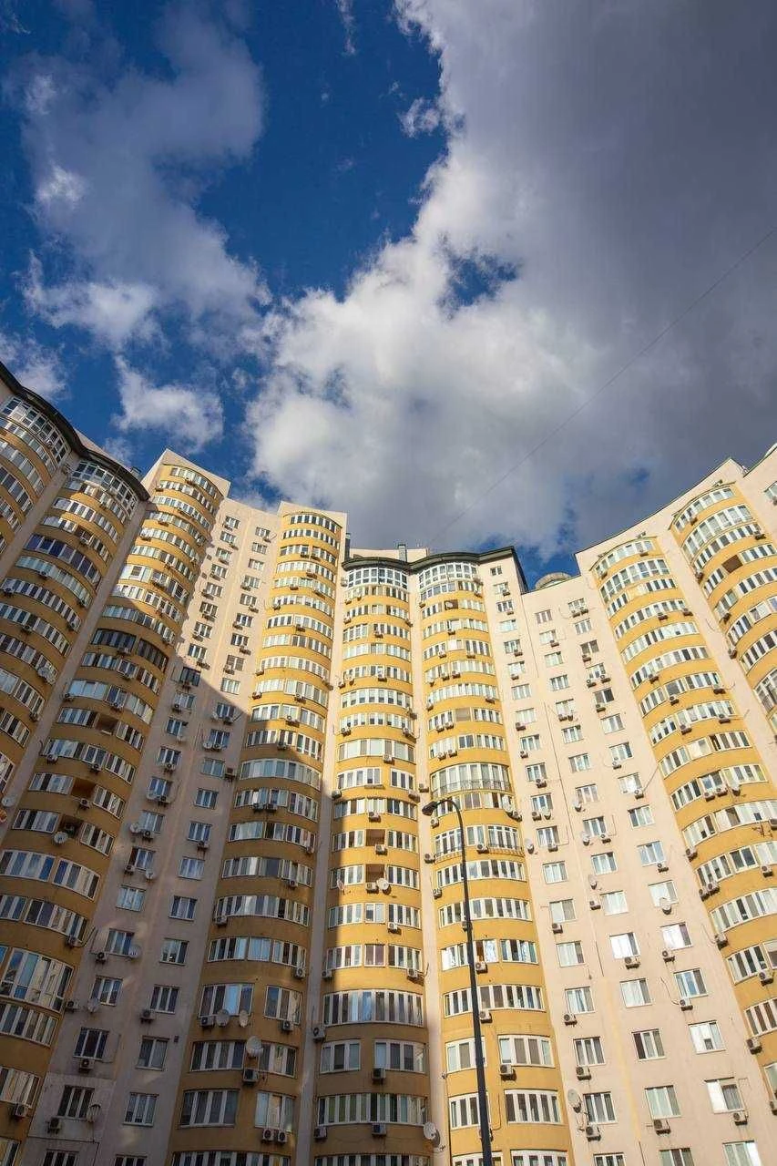 Dniprovska embankment 19-A. 1-room apartment for sale