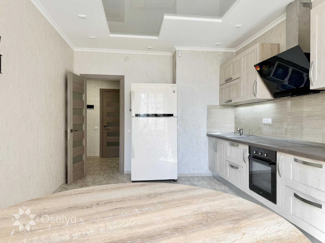 2 bedroom apartment in Kiev Darnytskyi Akhmatova 34 Osokorki