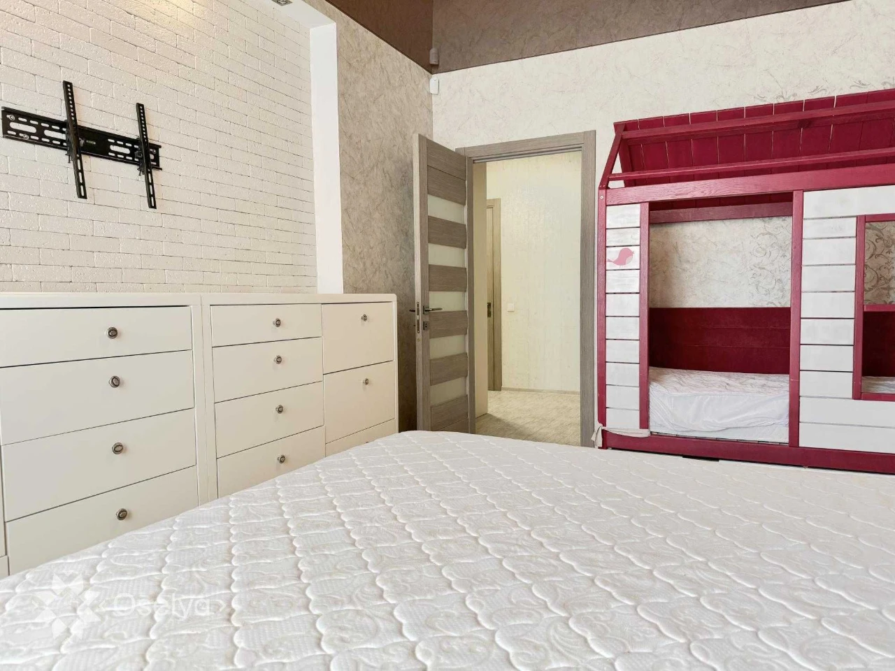 2 bedroom apartment in Kiev Darnytskyi Akhmatova 34 Osokorki