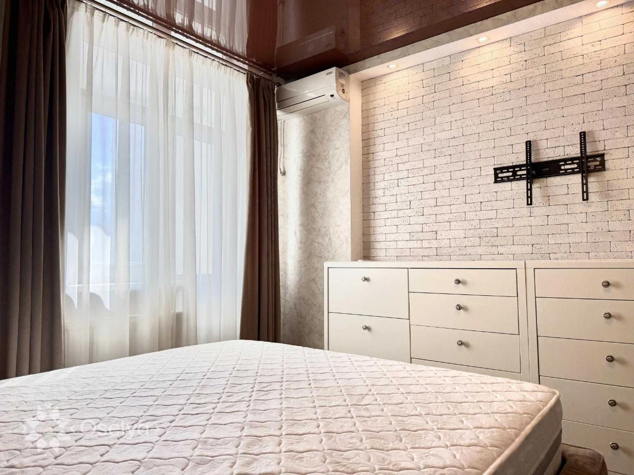 2 bedroom apartment in Kiev Darnytskyi Akhmatova 34 Osokorki