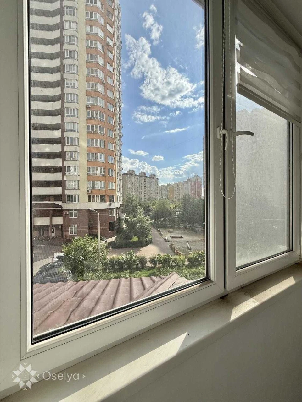 2 bedroom apartment in Kiev Darnytskyi Akhmatova 34 Osokorki