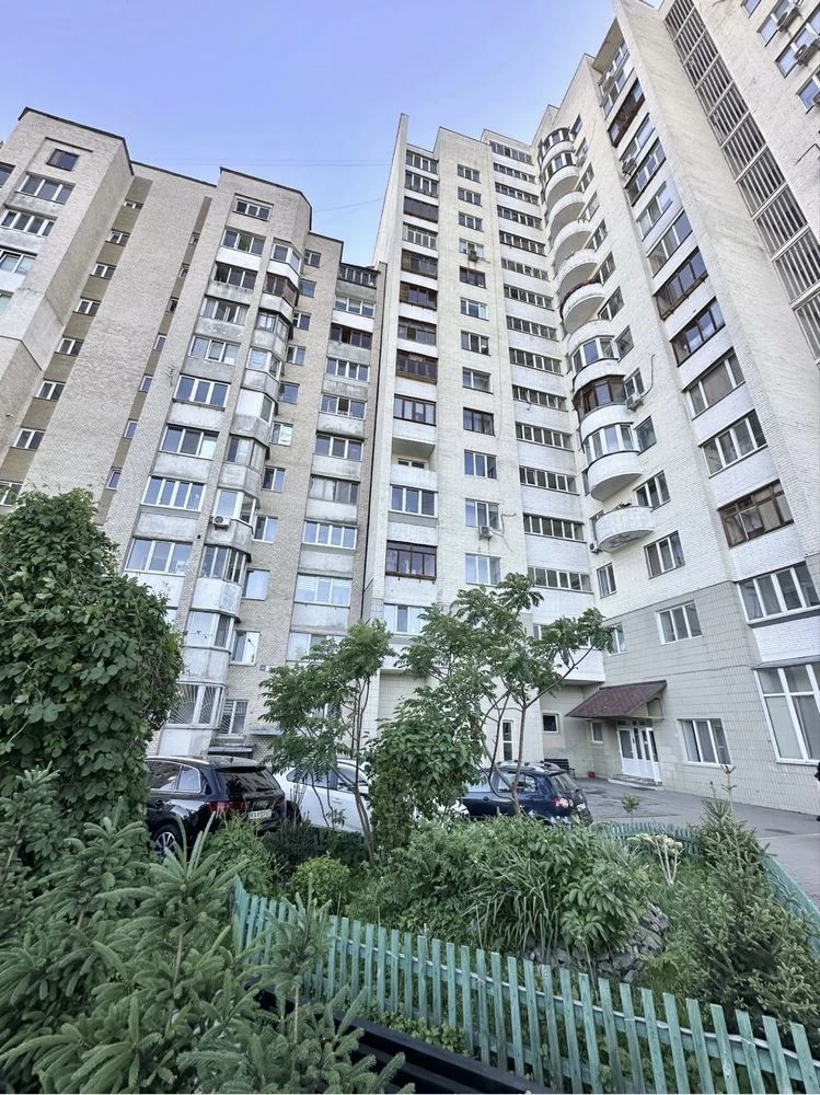 For sale 3-room apartment 98m2 metro Akademmistechko Lake Forest