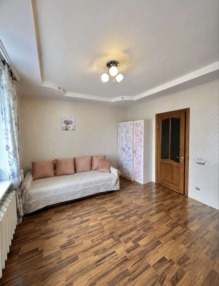 For sale 3-room apartment 98m2 metro Akademmistechko Lake Forest