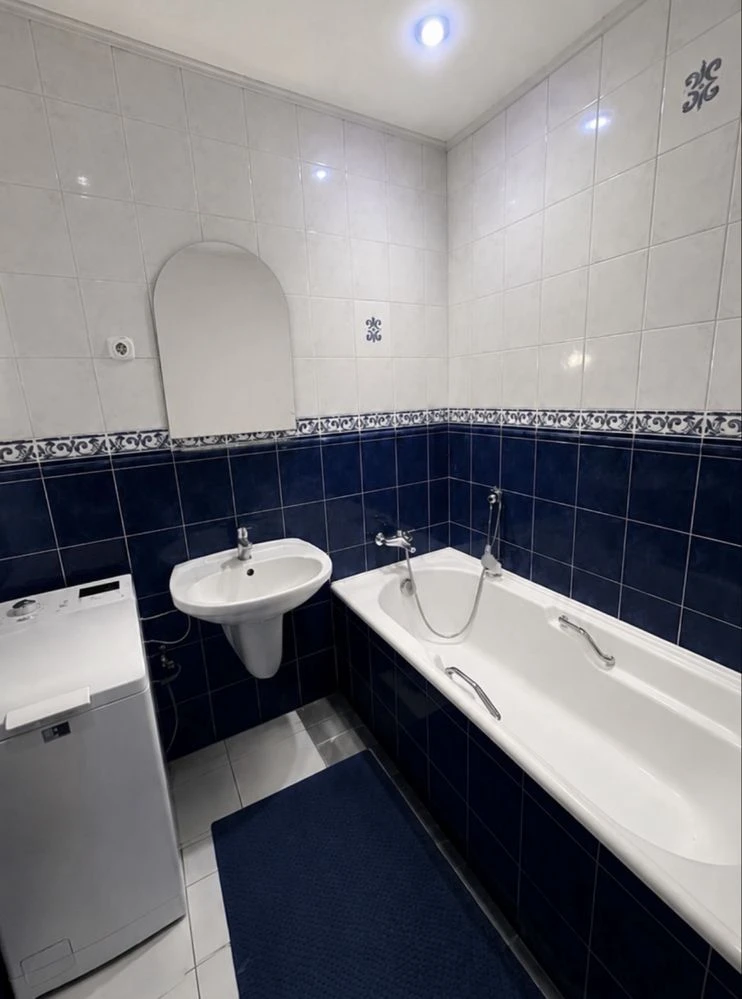 For sale 3-room apartment 98m2 metro Akademmistechko Lake Forest