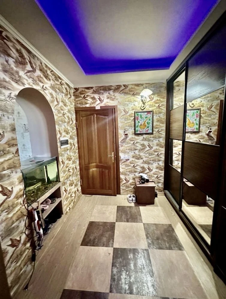 For sale 3-room apartment 98m2 metro Akademmistechko Lake Forest