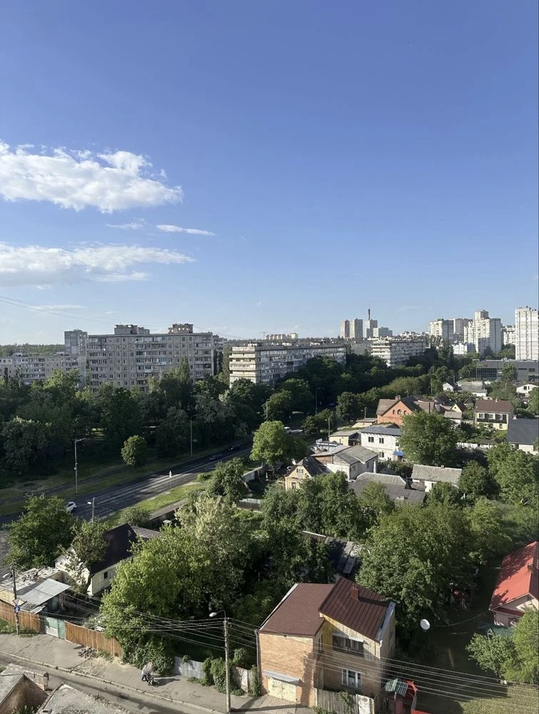 For sale 3-room apartment 98m2 metro Akademmistechko Lake Forest