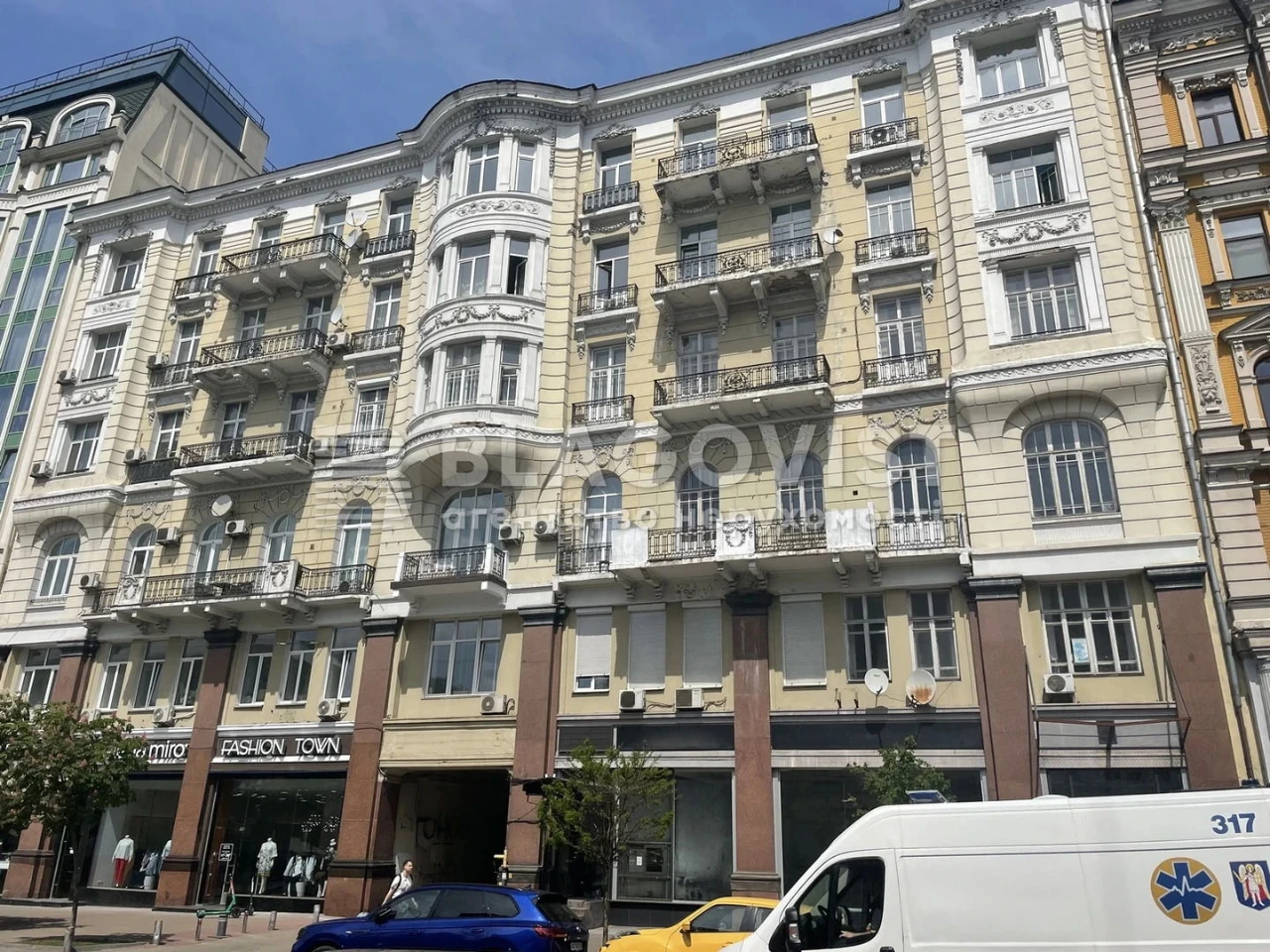Продаж квартири вул. Хмельницького Богдана 32 в Києві / W-74