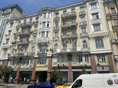Продаж квартири вул. Хмельницького Богдана 32 в Києві / W-74