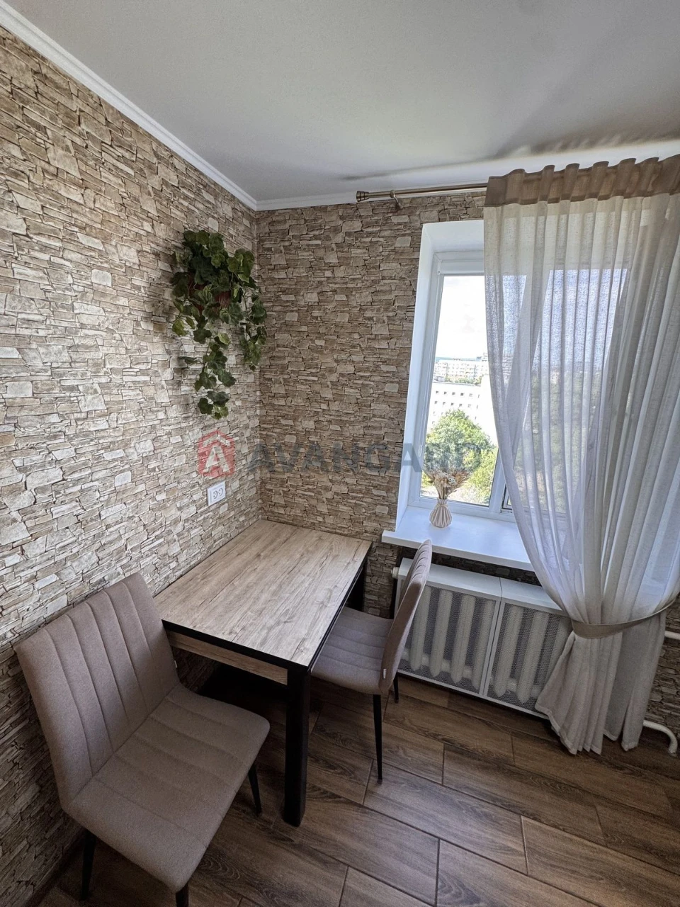 Продам 1к квартиру.Кирпичный дом.Красный Камень Парус 46 000