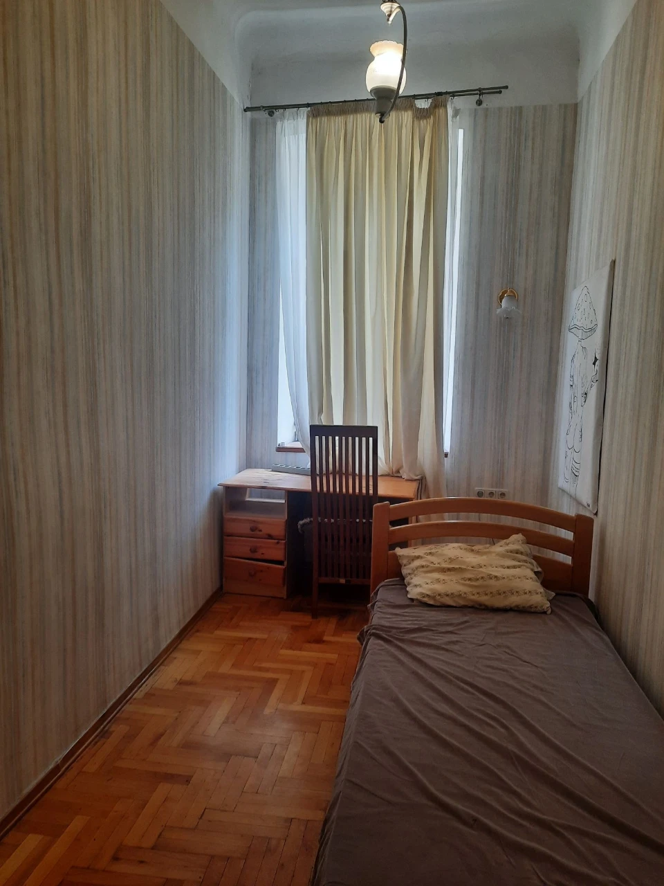 Продам 3к квартиру в центре.  Р-н Каскад Плазы ( с арендатор