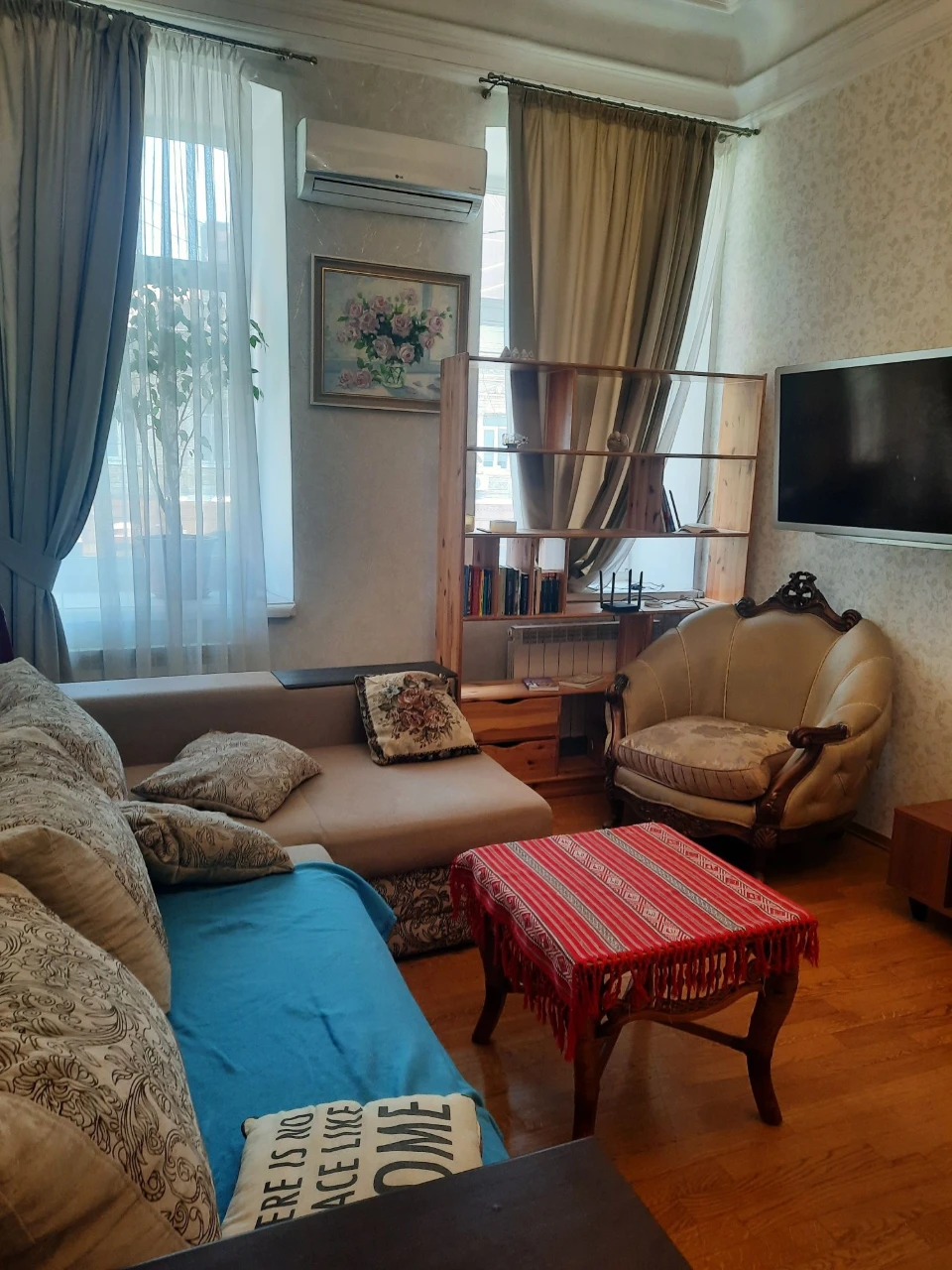 Продам 3к квартиру в центре.  Р-н Каскад Плазы ( с арендатор