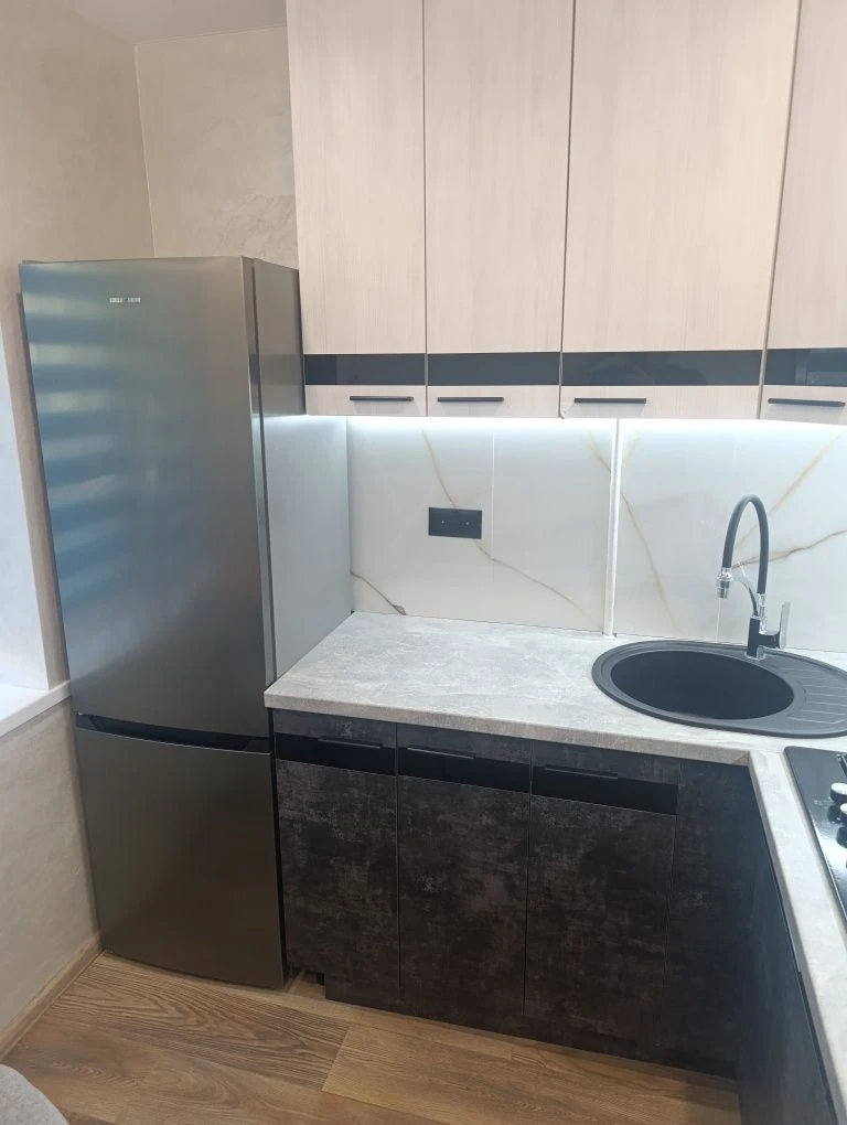 Продам 3 комнатную квартиру Косиора возле ДК
