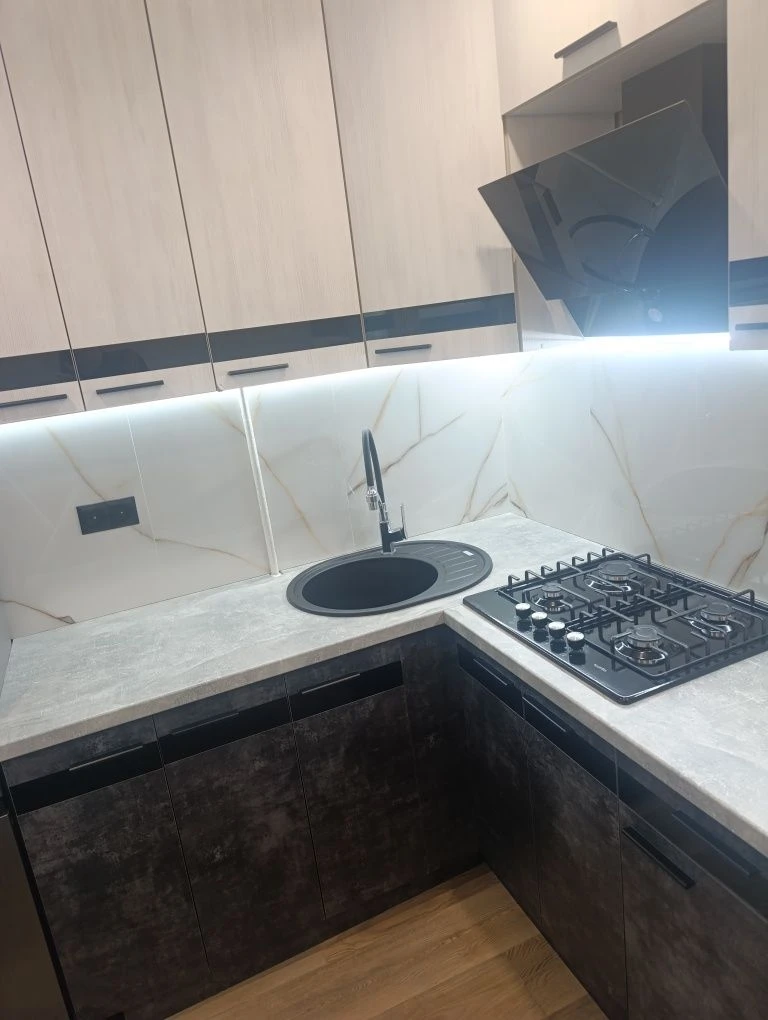 Продам 3 комнатную квартиру Косиора возле ДК
