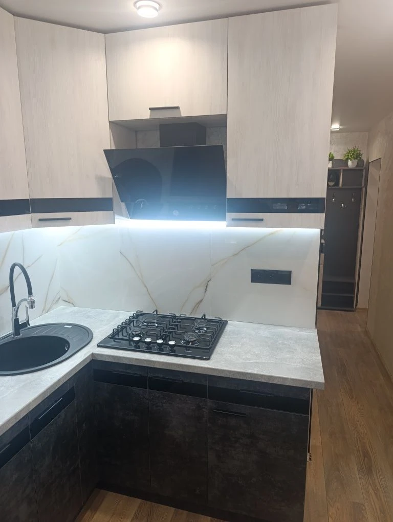 Продам 3 комнатную квартиру Косиора возле ДК