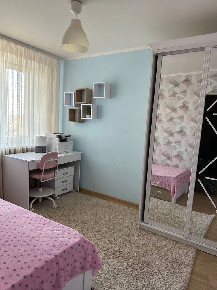 Продажа 3 ком с ремонтом на Тополе 1
