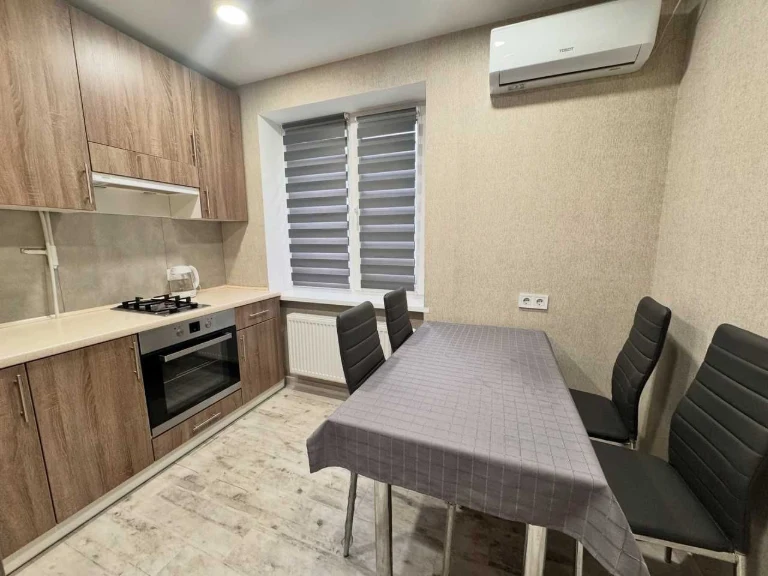 Продам 2-к квартиру с ремонтом в районе ул. Калиновая / Обра