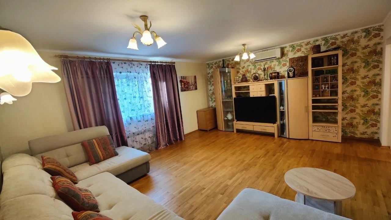 Продам 5к квартиру в центрі, Бородинська, Вартових Неба