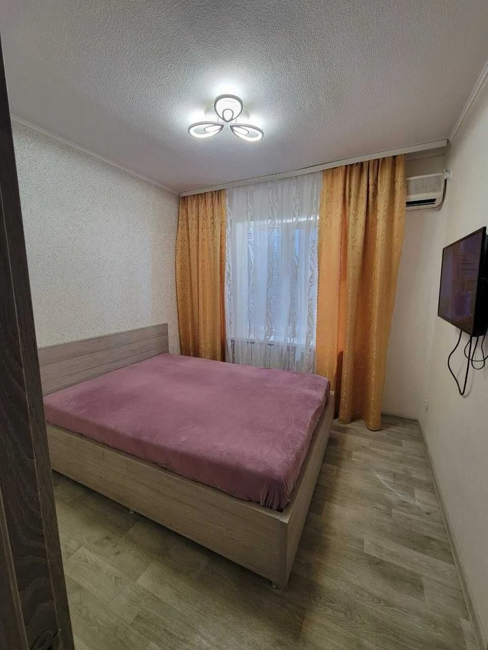 СРОЧНО! Продам 3 к.квартиру Чешка, РЕМОНТ ж/м Приднепровск