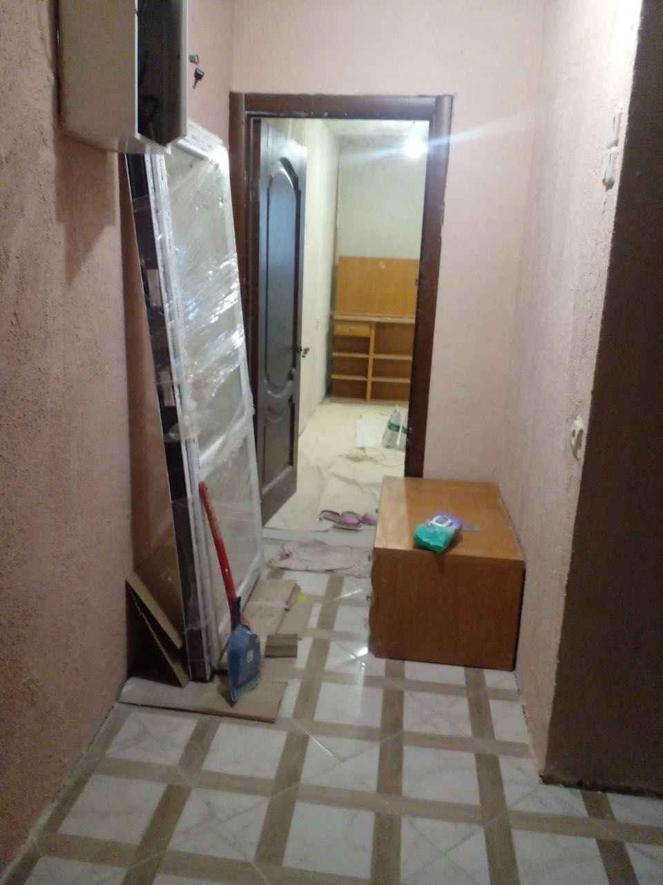 Продам простору 2-к квартиру ж/м Тополь-1 /Джинчарадзе
