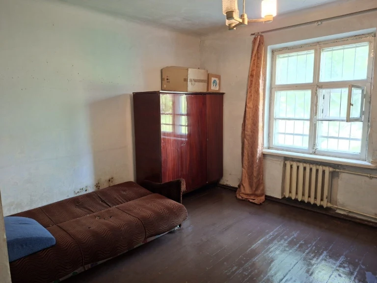 Продам 2комн квартиру  с подвалом  районе пр.Мазепи ул. Орло