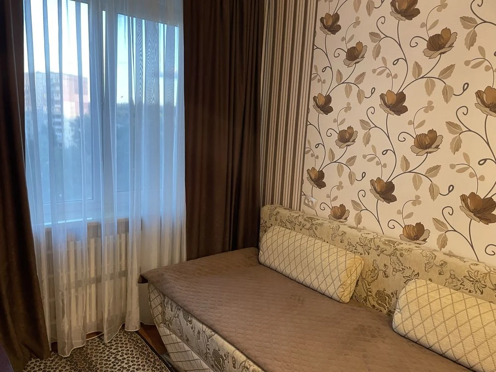 Продам 2 комнатную квартиру на Красном Камне